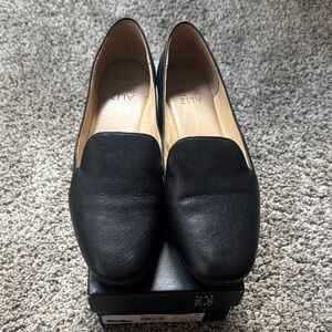 Naturalizer Women's Black Leather Loafers
